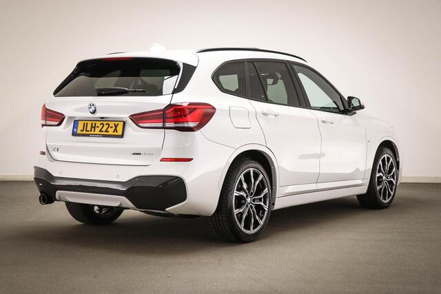 BMW X1 xDrive25e | PANORAMADAK | STOELVERWARMING | DAB | APPLE | CAMERA | 19"