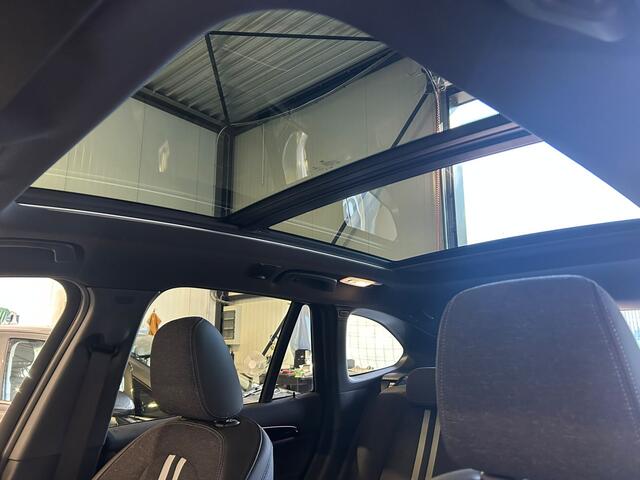 BMW X1 xDrive25e High Executive M-Sport | Panorama | 19" | Harman/Kardon | Camera | HUD