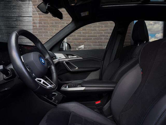 BMW X1 xDrive30e M Sport | Pano | 20"| Dirve Pro | HUD | H/K | Trekh. | Memo | Ad Li |