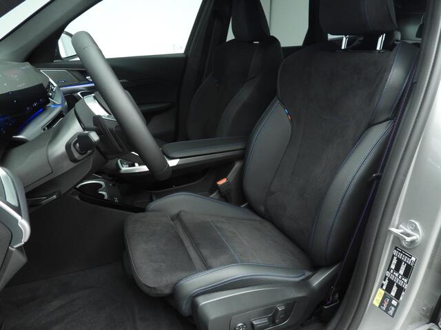 BMW X1 xDrive25e M-Sportpakket Pro / Panoramadak / Trekhaak / Harman-Kardon / Driving assist plus / Head-up / Alu wielen 20 inch