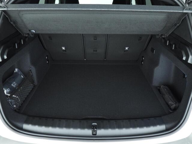 BMW X1 xDrive25e M-Sportpakket Pro / Panoramadak / Trekhaak / Harman-Kardon / Driving assist plus / Head-up / Alu wielen 20 inch