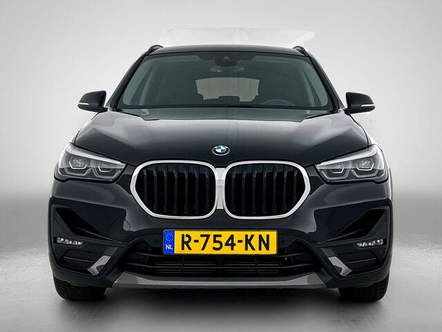 BMW X1 xDrive25e Executive | Navigatie | Climate control | Parkeersensoren | 17" Lichtmetalen velgen