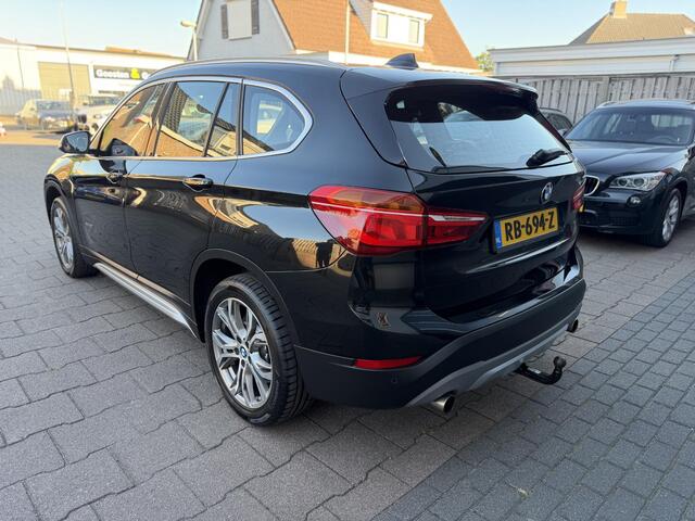 BMW X1 xDrive20i High Exec. NL Auto Leder|HUD|Pano|Trekh