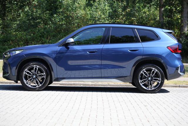 BMW X1 sDrive18i Elektrische trekhaak, Adaptieve LED, Stuurwielverwarming, DAB, X-Line, Keyless, Memorystoelen, etc.