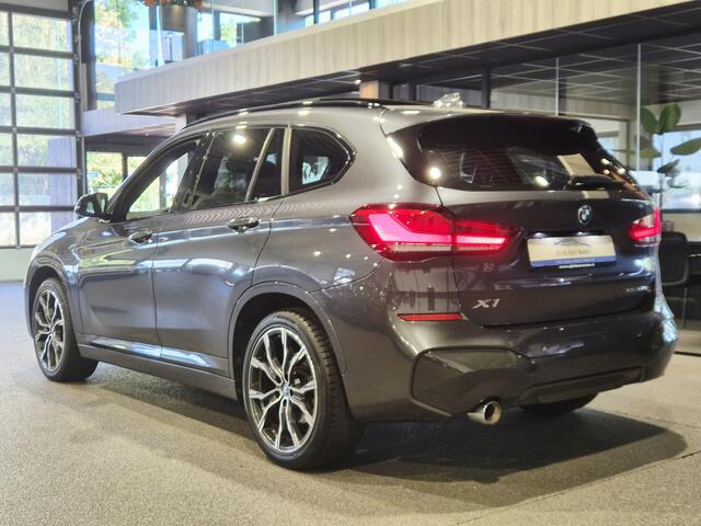 BMW X1 xDrive25e eDrive Edition Panorama | 19" | Camera | Electrische stoelen | CarPlay