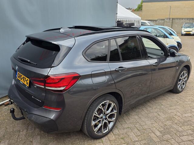 BMW X1 xDrive25e eDrive M pakket HUD LEER SPORT PANODAK