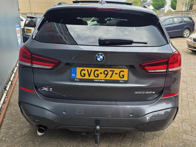 BMW X1 xDrive25e eDrive M pakket HUD LEER SPORT PANODAK