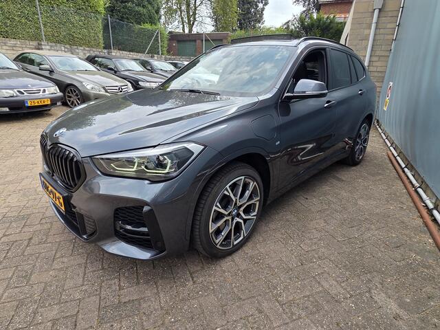 BMW X1 xDrive25e eDrive M pakket HUD LEER SPORT PANODAK