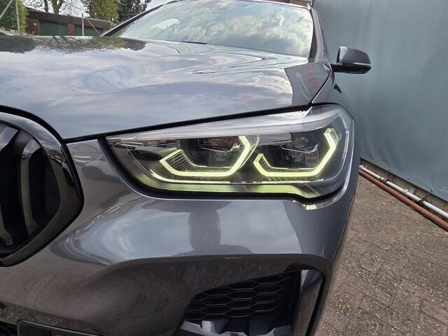 BMW X1 xDrive25e eDrive M pakket HUD LEER SPORT PANODAK