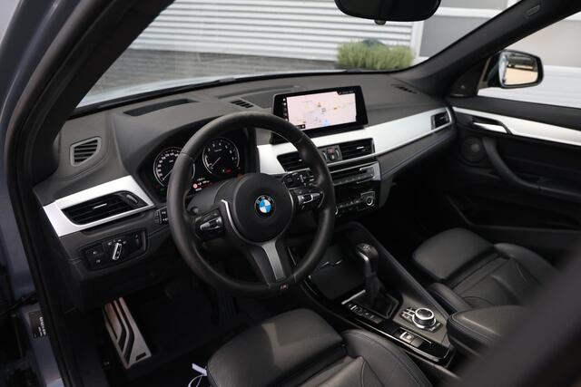 BMW X1 xDrive25e 220pk M-Sport Pano|Memory|H&K|Leder|Stuurvw|HUD|Cam