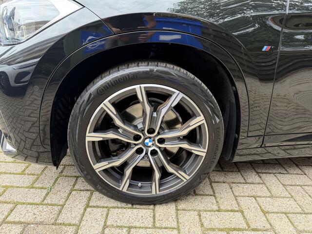 BMW X1 sDrive20i High Executive M sport Black edition Panorama dak Carplay