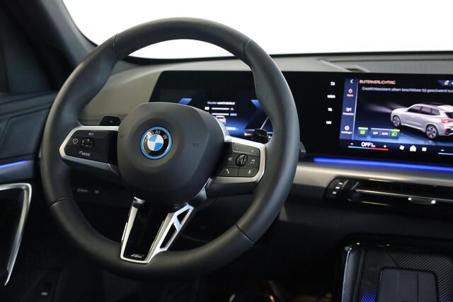 BMW X1 xDrive25e | M Sportpakket | Panoramadak | Achteruitrijcamera | Trekhaak | Stoelverwarming