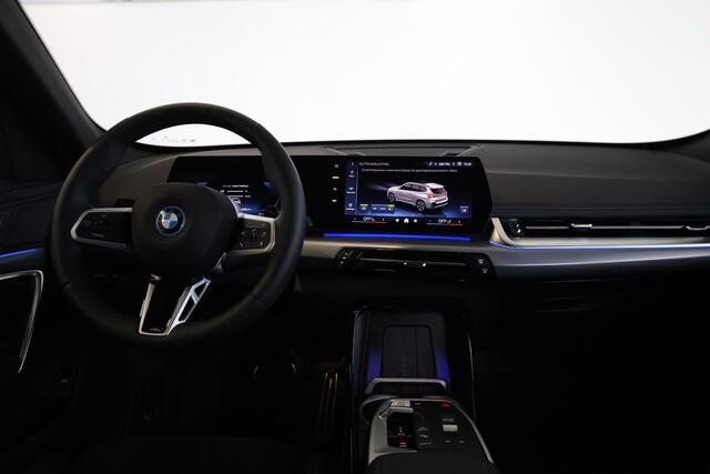 BMW X1 xDrive25e | M Sportpakket | Panoramadak | Achteruitrijcamera | Trekhaak | Stoelverwarming