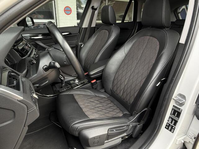 BMW X1 xDrive25i X LINE | PANORAMA | NAVIGATIE PLUS | STOELVERWARMING | CAMERA | HEAD UP |