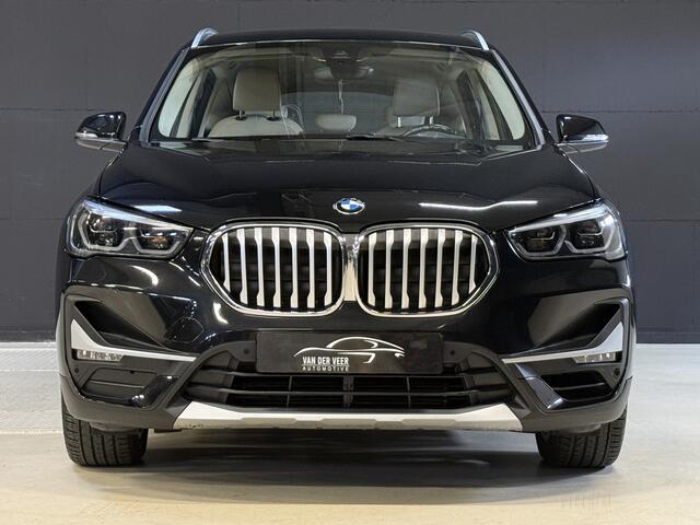 BMW X1 sDrive20i Business Edition Plus | Head UP | Trekhaak | Leder | Stoelverwarming