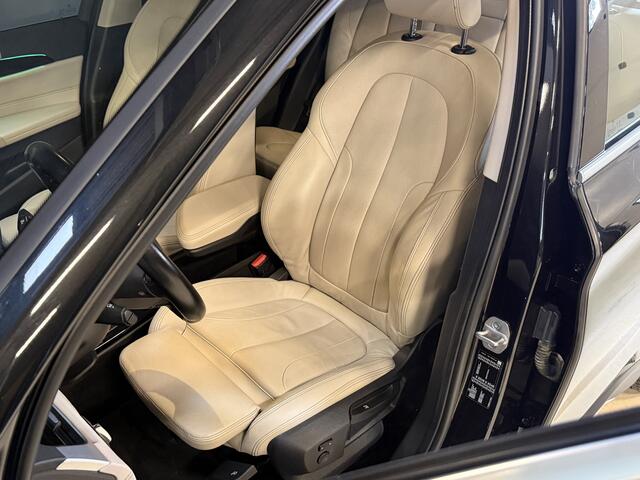 BMW X1 sDrive20i Business Edition Plus | Head UP | Trekhaak | Leder | Stoelverwarming