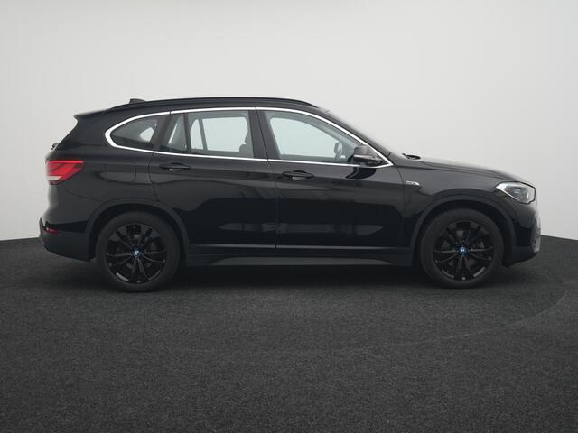 BMW X1 xDrive25e Executive Cruise | Head-Up | Lederbekleding | El. Achterklep | Stoelverwarming | Climate |