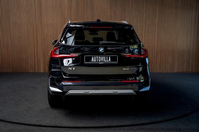 BMW X1 xDrive23i xLine 18inch Sportstoelen Leder Driving Assistant Plus Trekhaak