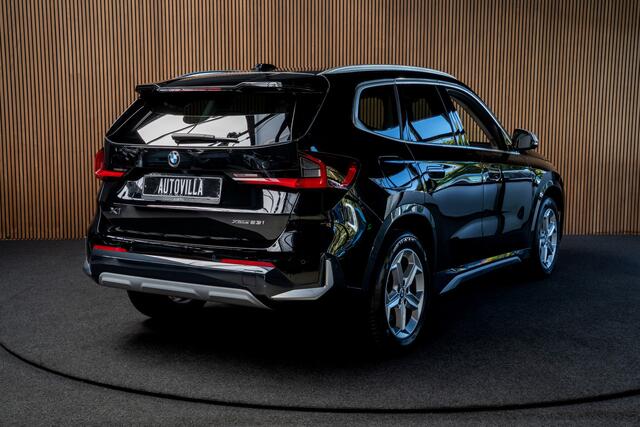 BMW X1 xDrive23i xLine 18inch Sportstoelen Leder Driving Assistant Plus Trekhaak