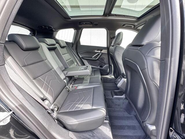 BMW X1 xDrive23i | Innovation Pack | M Sport | Panoramadak | Travel Pack | Haram Kardon