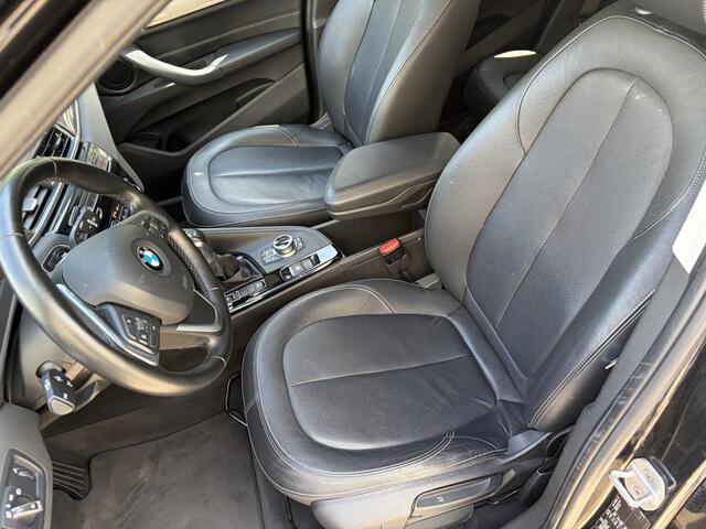 BMW X1 xDrive20i High Executive / AUTOMAAT / LEER / NAVI / CRUISE / TREKHAAK / 105dkm!