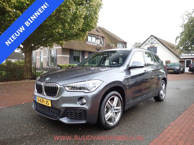 BMW X1 sDrive20i M-PAKKET / CAMERA / PANODAK / SPORTSTOELEN / BLUETOOTH