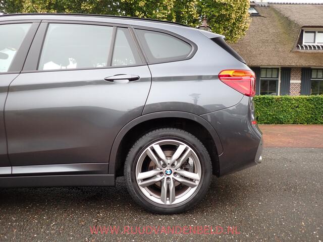 BMW X1 sDrive20i M-PAKKET / CAMERA / PANODAK / SPORTSTOELEN / BLUETOOTH