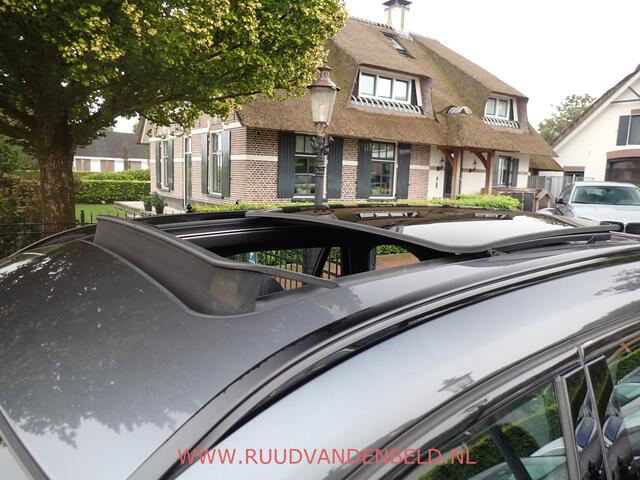 BMW X1 sDrive20i M-PAKKET / CAMERA / PANODAK / SPORTSTOELEN / BLUETOOTH