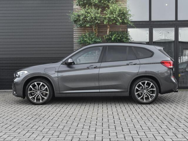 BMW X1 xDrive25e eDrive Edition M pakket Leer Pano Stoelverwarming 19 Inch Velgen