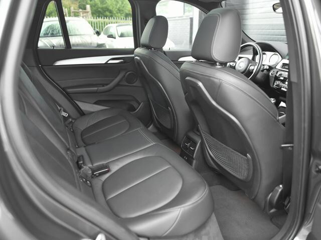 BMW X1 xDrive25e eDrive Edition M pakket Leer Pano Stoelverwarming 19 Inch Velgen