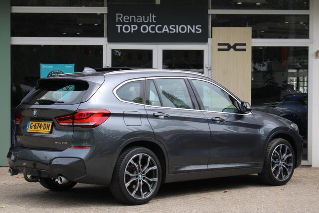 BMW X1 sDrive20i High Executive Edition | Panoramadak | Head Up Display | Trekhaak