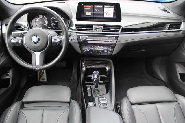 BMW X1 sDrive20i High Executive Edition | Panoramadak | Head Up Display | Trekhaak