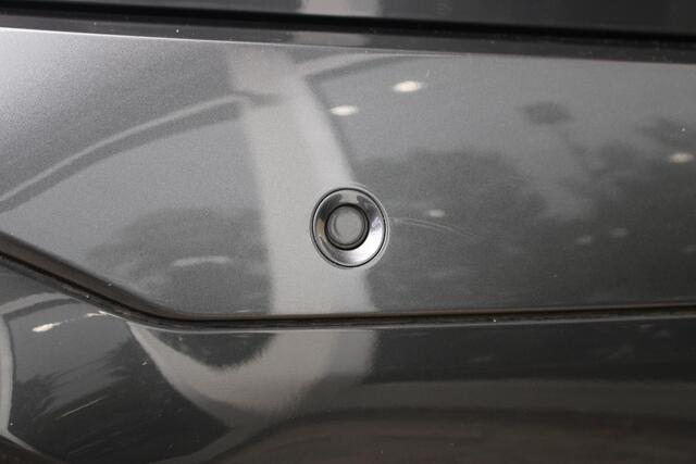 BMW X1 sDrive20i High Executive Edition | Panoramadak | Head Up Display | Trekhaak