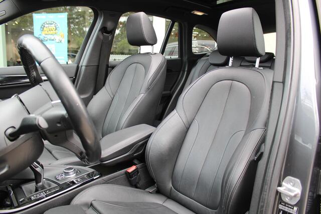 BMW X1 sDrive20i High Executive Edition | Panoramadak | Head Up Display | Trekhaak