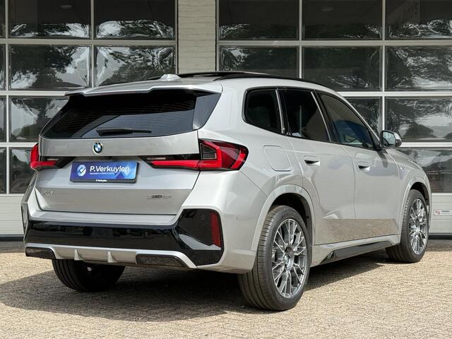 BMW X1 sDrive18i M SPORT | PANORAMA | PREMIUM PACK | ADAPT. CRUISE | KEYLESS ENTRY | STOELVERWARMING | 19 INCH LM VELGEN |