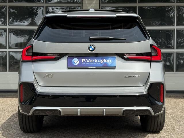 BMW X1 sDrive18i M SPORT | PANORAMA | PREMIUM PACK | ADAPT. CRUISE | KEYLESS ENTRY | STOELVERWARMING | 19 INCH LM VELGEN |