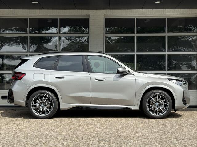 BMW X1 sDrive18i M SPORT | PANORAMA | PREMIUM PACK | ADAPT. CRUISE | KEYLESS ENTRY | STOELVERWARMING | 19 INCH LM VELGEN |