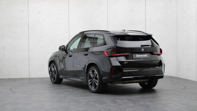 BMW X1 xDrive30e M-Sport Pro | Massage | Harman/Kardon | Head-up | Memory | Parking Assistant Plus | Driving Assistant Professional