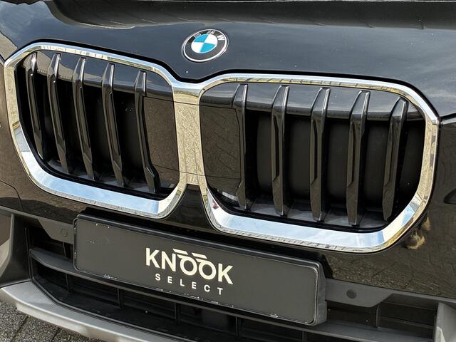 BMW X1 sDrive20i Automaat / Live Cockpit Plus / Navigatiesysteem / Parkeersensoren voor + achter / Active Guard / Cruise Control / DAB / Connected Package Professional / Parkarking Assitant / LED