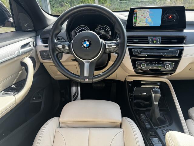 BMW X1 xDrive25e High Executive M-Sport Shadow Line / Adaptieve Cruise Control / Head-up / Harman Kardon / Leder