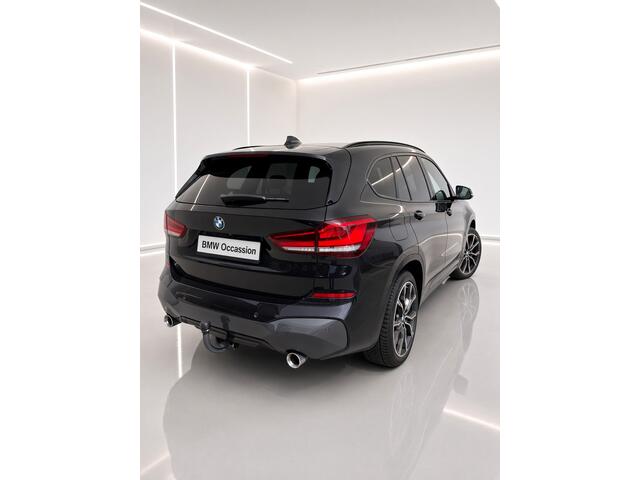 BMW X1 sDrive20i High Executive | Trekhaak | M-Sport | Leder 19" | Harman Kardon | Stoelverwarming