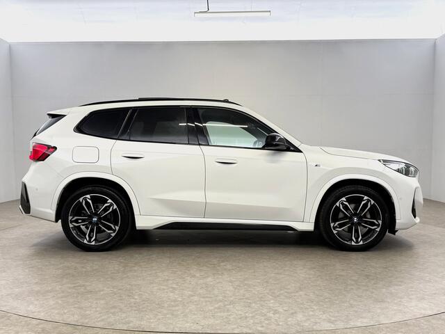 BMW X1 sDrive18i M-Sport | Pano | 360° | Virtual | HuD | Sfeer | Trekhaak | Carplay | Cruise | Keyless