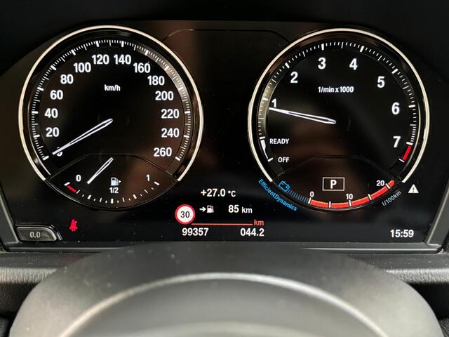 BMW X1 xDrive20i High Executive Edition | 19 inch | Apple CarPlay | Memory | Trekhaak | NL auto | 2e eigenaar |