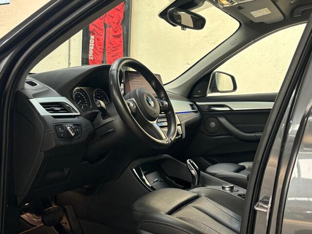 BMW X1 xDrive20i High Executive Edition | 19 inch | Apple CarPlay | Memory | Trekhaak | NL auto | 2e eigenaar |
