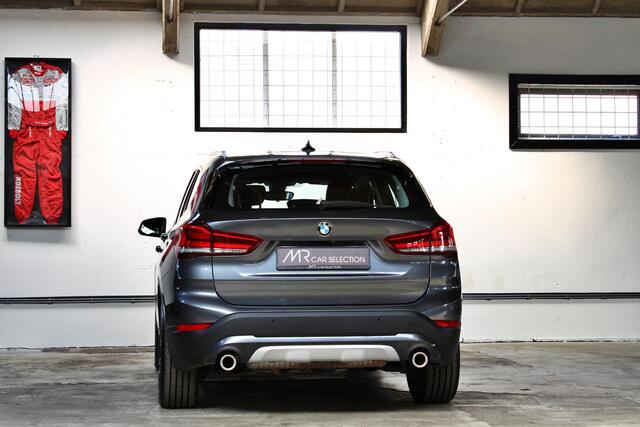 BMW X1 xDrive20i High Executive Edition | 19 inch | Apple CarPlay | Memory | Trekhaak | NL auto | 2e eigenaar |