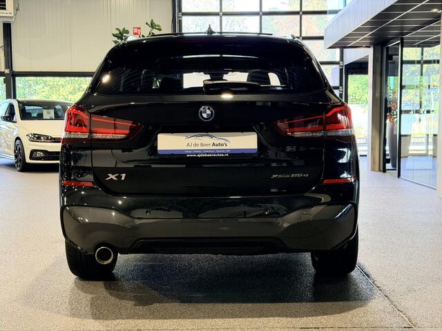 BMW X1 xDrive25e High Executive M-Sport | Panorama | HUD | Camera | Carplay