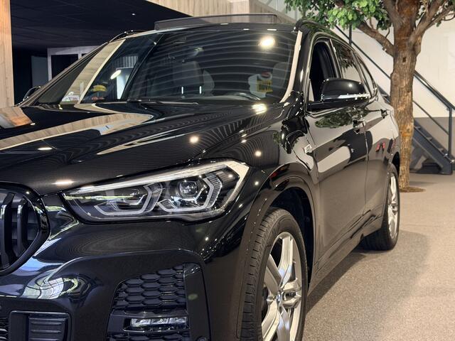 BMW X1 xDrive25e High Executive M-Sport | Panorama | HUD | Camera | Carplay