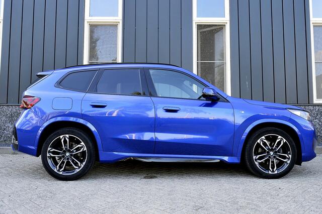BMW X1 sDrive18i M.sport Rijklaarprijs-Garantie Panorama dak Leder Navigatie Head-Up Airco