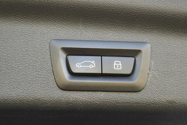 BMW X1 sDrive18i M.sport Rijklaarprijs-Garantie Panorama dak Leder Navigatie Head-Up Airco