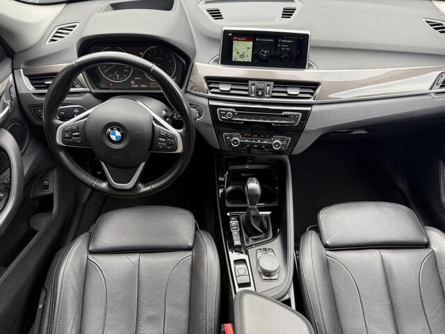 BMW X1 xDrive20i High Executive l Camera l Panorama dak l Leder l Electrische Klep l Trekhaak